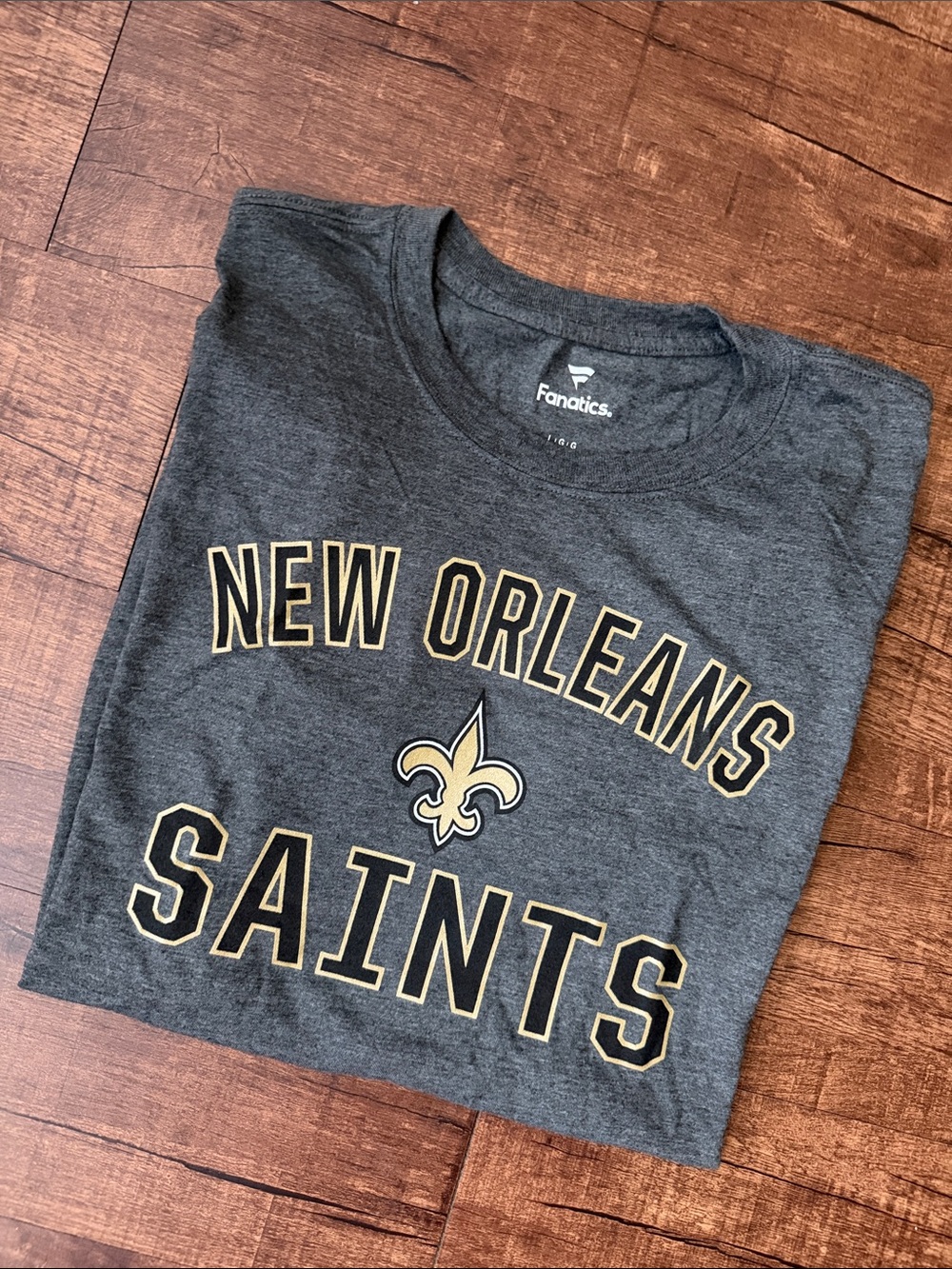 New Orleans Saints tshirt